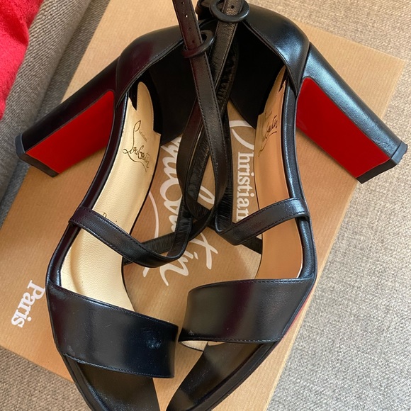 Christian Louboutin size 8 - Picture 4 of 10